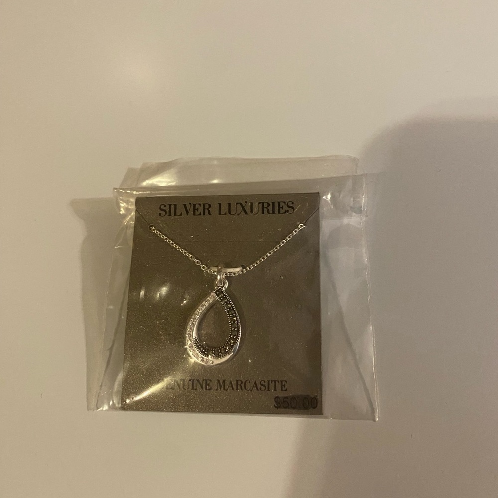🔴Silver Luxaries Necklace, NWT, 18”, Fine Silver Plated Genuine Marcasite
